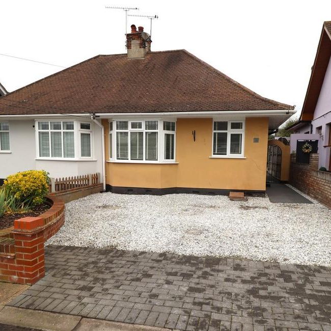 2 bedroom semi-detached bungalow to rent - Photo 1