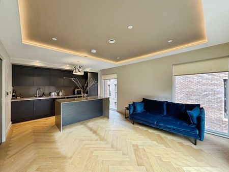 2 bedroom Flat To Let - Photo 4