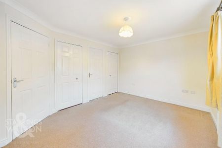 4 bedroom detached house to rent - Photo 5