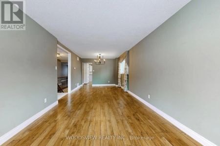 2 CHARLES COURT - Photo 2