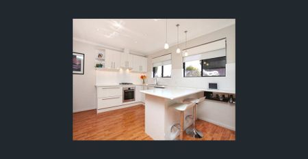 2 BEDROOM HOUSE, PET FRIENDLY, QUALITY HOME ON QUIET STREET - Photo 4