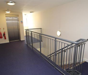 2 bedroom flat to rent - Photo 6