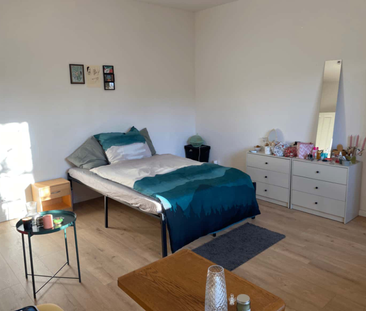 Room in Sansibarstraße, Berlin for 80 m² with 3 bedrooms - Photo 6