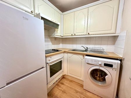 1 bedroom flat to rent - Photo 4