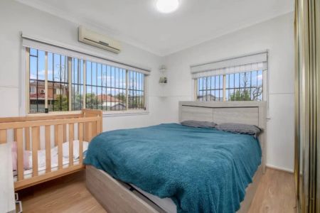 Well-Maintained 4-Bedroom Family Home - Photo 5