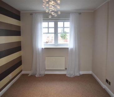 3 bedroom mews to rent - Photo 6