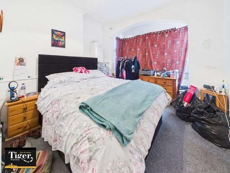 Cornwall Avenue, Blackpool, FY2 - Photo 3