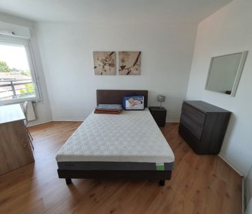 Location Appartement 3 pièces 76m² - Photo 3