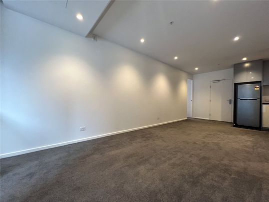 911/151 City Road - Photo 1