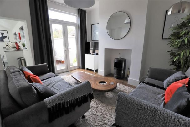 4 bedroom terraced house to rent - Photo 1
