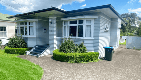 Beautiful Villa Style Family Home in Mount Eden - Photo 5