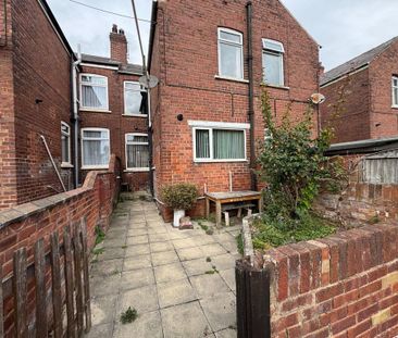 3 bedroom terraced house to rent - Photo 1