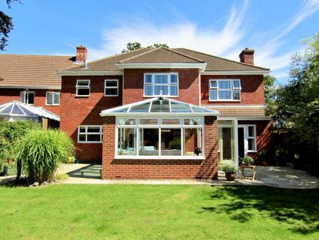 5 bedroom detached house to rent - Photo 4
