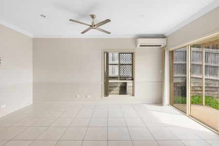 Charming 3-Bedroom Home with Modern Comforts - Photo 5