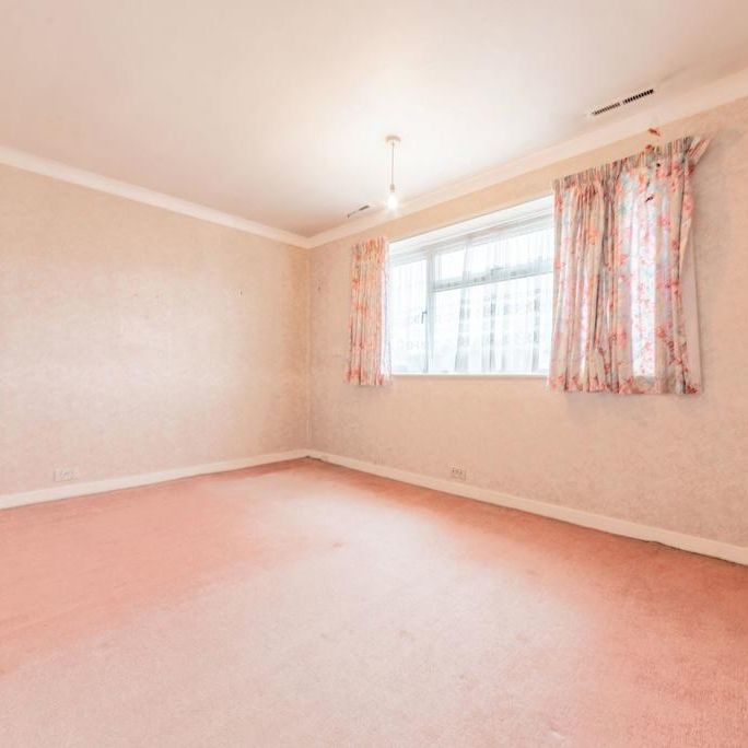 4 bedroom detached house to rent - Photo 1