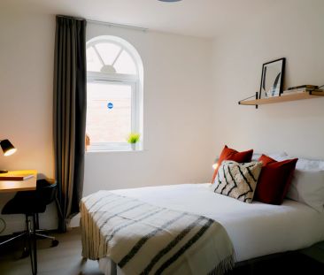 6 Bedroom House - Photo 4