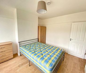 9 bedroom semi-detached house to rent - Photo 4