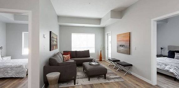 Top floor 1 Bedroom + Den, Move in for October 1st, Kelowna BC - Photo 2