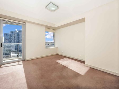 SPECTACULAR SPACE, STYLE AND PANORAMAS - Photo 3