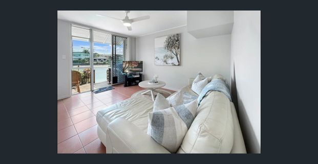 Waterfront Living with Private Pontoon in Central Mooloolaba - Photo 1