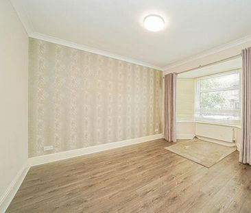 4 bedroom semi-detached house to rent - Photo 2