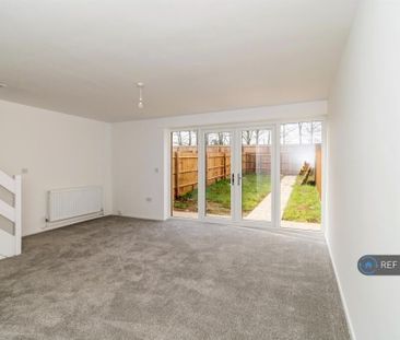 3 bedroom terraced house to rent - Photo 3