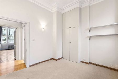 A beautiful raised ground floor one bedroom flat with direct access to communal gardens - Photo 2