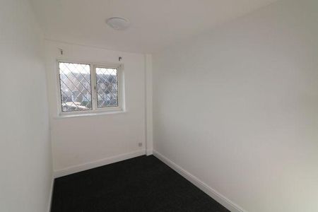 2 bedroom semi-detached house to rent - Photo 2