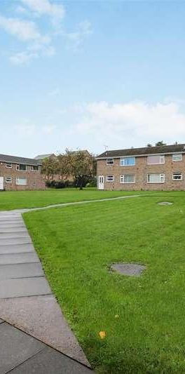 Moorgate Chase, Rotherham, S60 - Photo 2