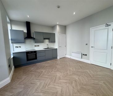Albemarle Crescent, Scarborough - Photo 3