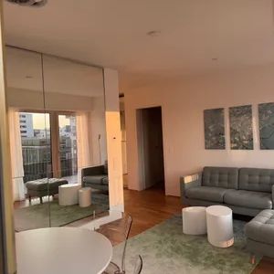 Erstbezug | Dachgeschoss mit Weitblick & Sonnenuntergang | Voll möblierte Dachgeschosswohnung mit 13 m² Terrase & Tiefgaragenstellplatz möglich | Village im Dritten | 7. OG - Foto 2