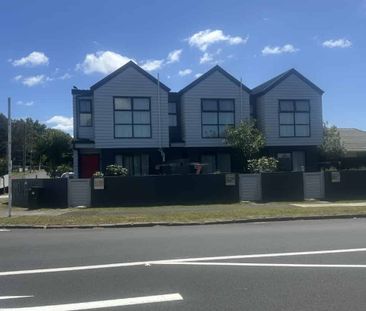 Clover Park Townhouse - Photo 2