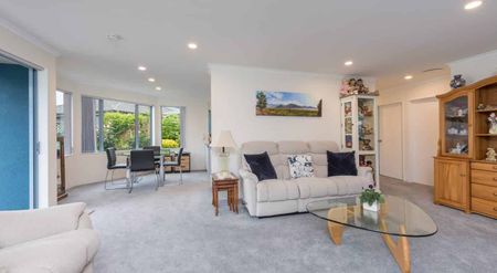 Large Village Charmer - Photo 5