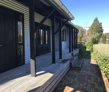 This is a neat and tidy, two bedroom unit at the front of the prope... - Photo 5