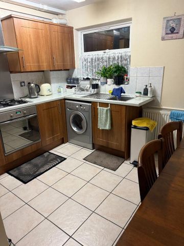 2 bedroom terraced house to rent - Photo 4