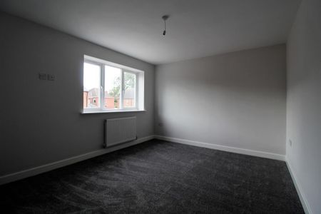 3 bedroom semi-detached house to rent - Photo 3