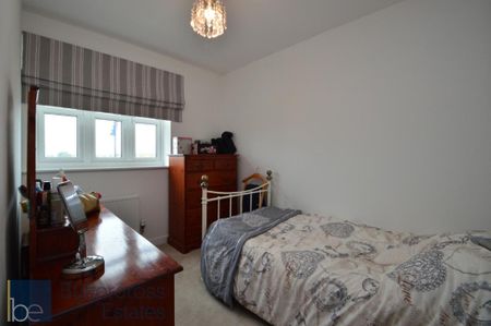 3 bedroom semi-detached house to rent - Photo 3