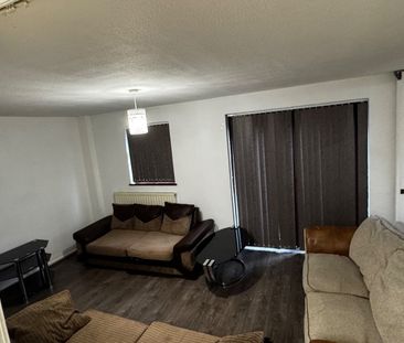 Room in a Shared House, St John's Road, LS3 - Photo 1