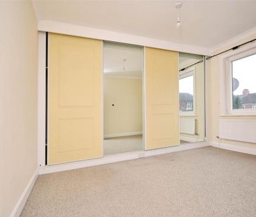 3 bedroom semi-detached house to rent - Photo 6