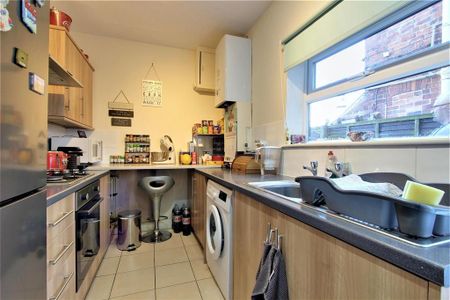 2 bedroom terraced house to rent - Photo 4