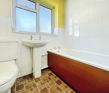 2 bedroom semi-detached house to rent - Photo 5