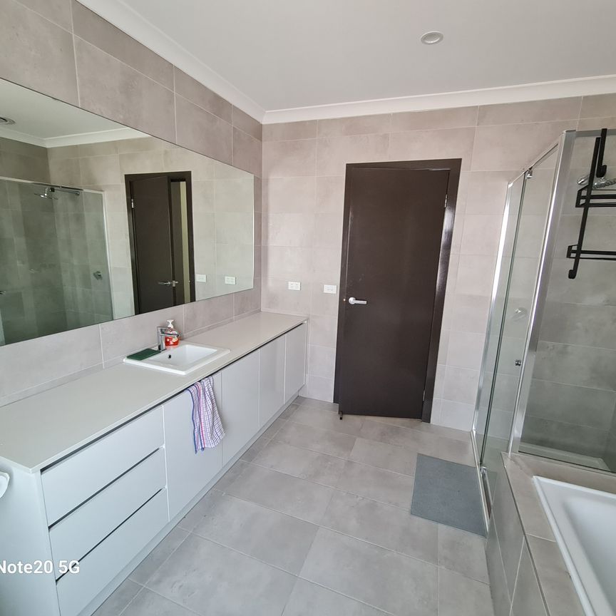 Mount Waverley - Photo 1