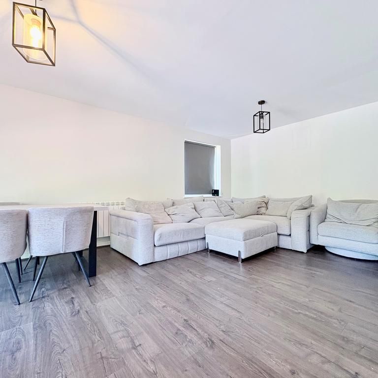 2 bedroom apartment to rent - Photo 1