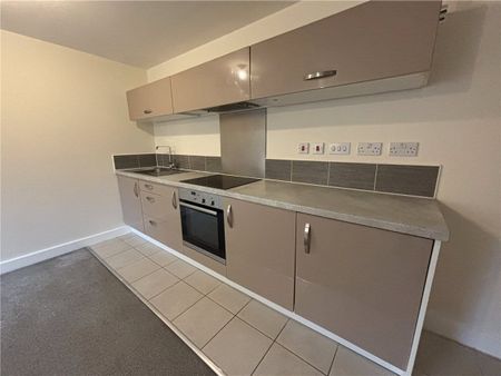 A two bedroom terraced house across three floors in the popular Comelybank Drive development. - Photo 3