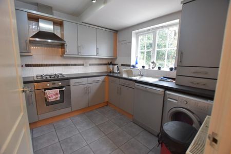 1 bedroom in a house share to rent - Photo 5