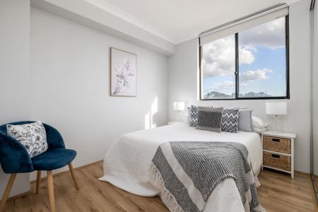 High level, tranquil rear of complex position with lush district views | 250m to Homebush Station - Photo 3