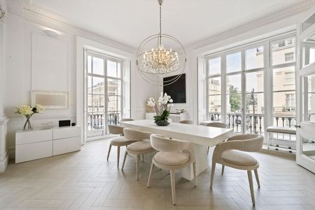 An exceptional two bedroom apartment to rent in the heart of Belgravia, SW1. - Photo 5