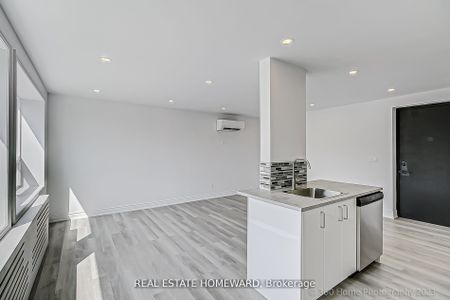 For Lease - 419 Woodbine Avenue Unit# 1, Toronto, Ontario - Photo 4