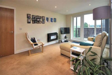 Woking, Surrey, GU21 - Photo 5