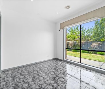 Stunning Family Home in Roxburgh Park with Multiple Living - Photo 3